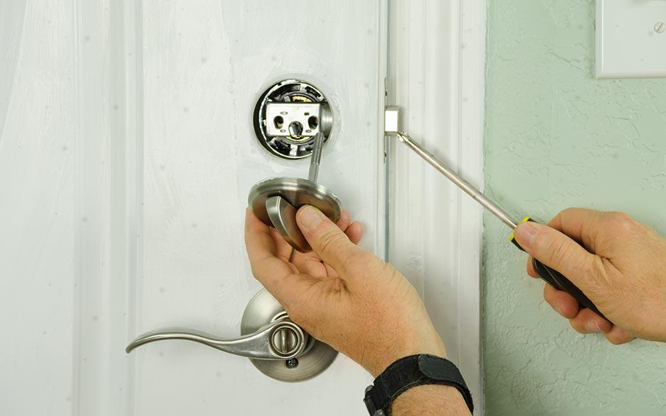 spécifiques serrure porte blindee Plan-de-Cuques